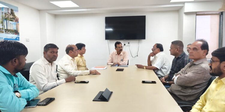 पत्रकार एकत्रीकरण संस्थेचे धरणे