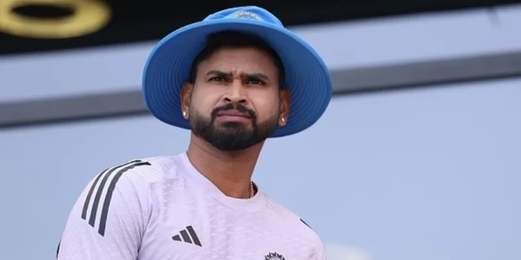 श्रेयसची स्वतःच्याच पायावर कुऱ्हाड