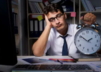 बेकारीचे संकट वाढण्याची भीती