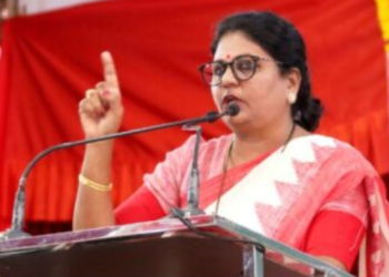 मानसी म्हात्रे धावल्या अपघातग्रस्तांच्या मदतीला