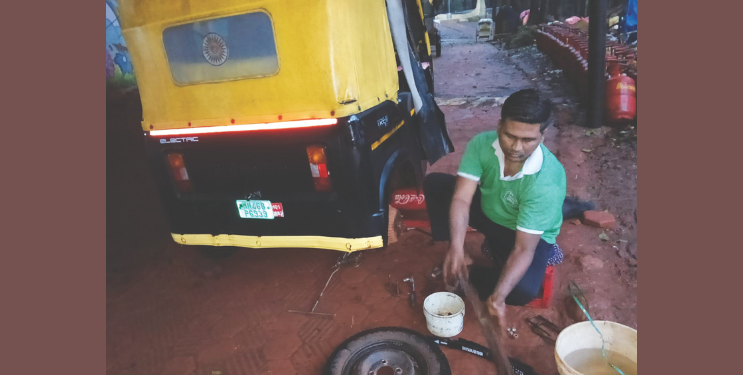 नादुरुस्त ई-रिक्षांमुळे वाहतूक व्यवस्था कोलमडली