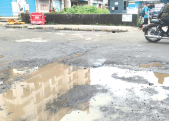 नवीन पनवेलचे रस्ते खड्ड्यात