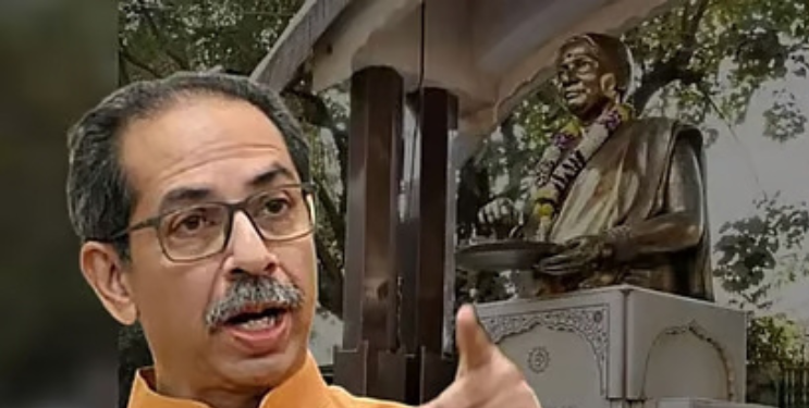 मीनाताई ठाकरेंच्या पुतळ्यावर रंगफेक