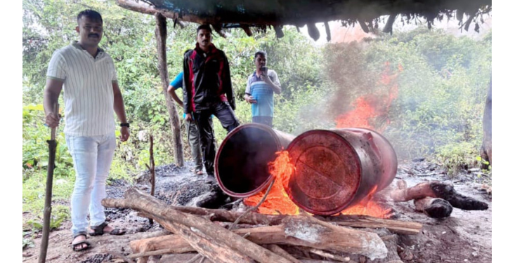 हातभट्टी विरोधात पोलिसांचे धाडसत्र सुरू