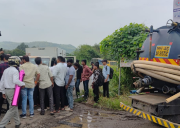 कर्जत- कल्याण राज्य मार्गावर टेम्पोचा अपघात