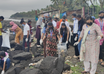 उरण येथे सागरी स्वच्छता अभियान