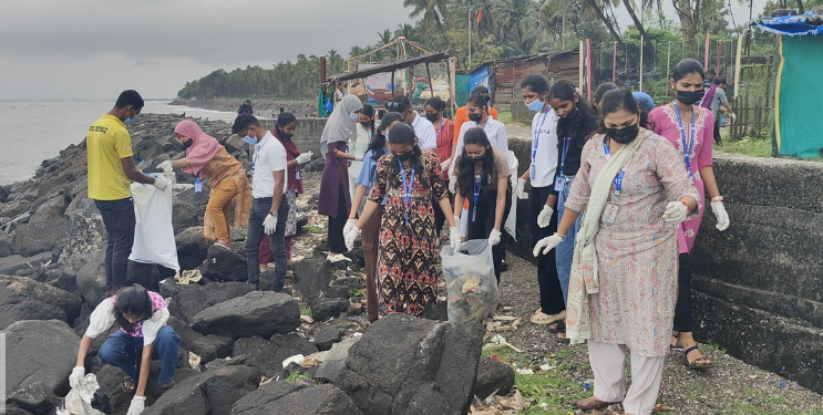 उरण येथे सागरी स्वच्छता अभियान