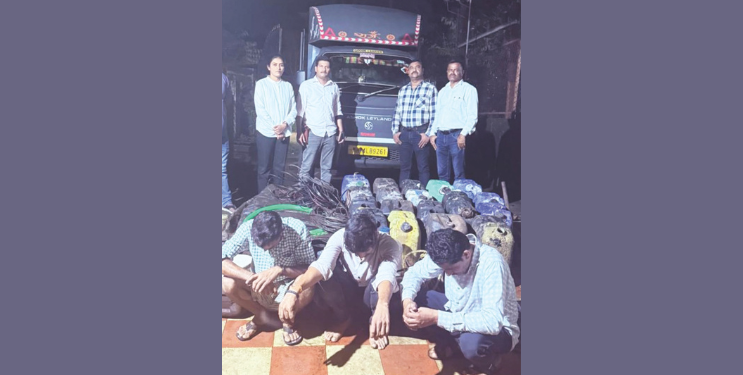 अवैध गावठी दारू अड्ड्यांवर छापा