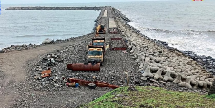 काशीद जेट्टीचे काम कुर्म गतीने