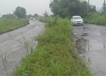 राज्यमार्ग रस्त्याचे दुभाजक धोकादायक