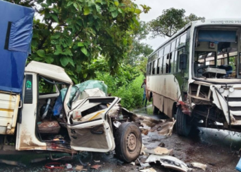 विहूर नजीक एसटी- पिकअपचा अपघात