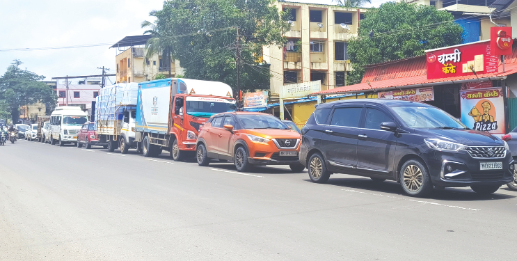 वाहतूक कोंडीची डोकेदुखी कायम