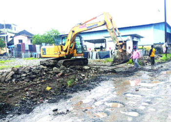 दिघोडे चौकातील अतिक्रमण हटवले