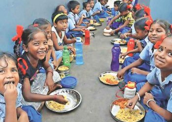 खिचडीला महागाईचा तडका