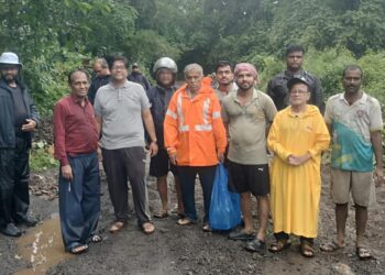 आमचा विकास आम्हीच करणार