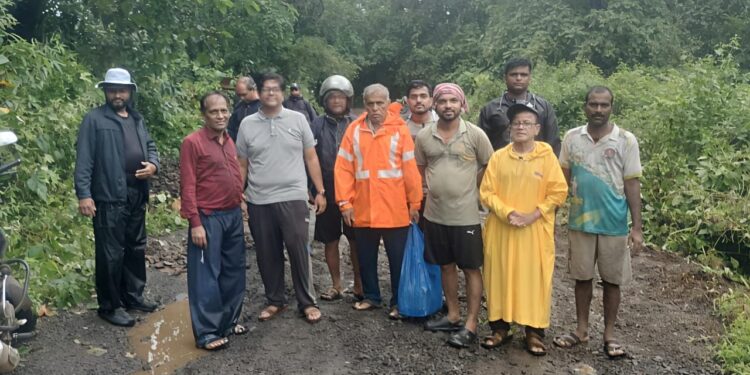 आमचा विकास आम्हीच करणार