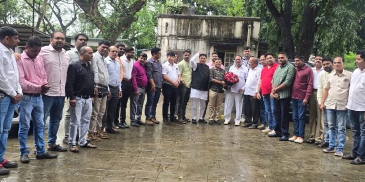 एकसंघ राहून पत्रकारिता करणार