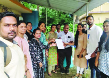 संगणक प्रचालक मानधनाविना