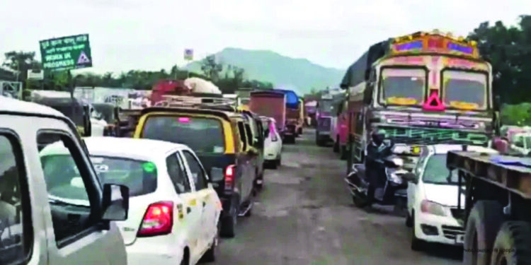 परतीच्या प्रवासात चाकरमान्यांचे हाल