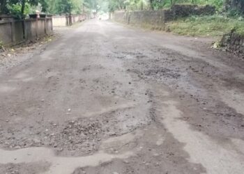 मुरुडमधील रस्त्यावरील खड्डे कधी बुजवणार?