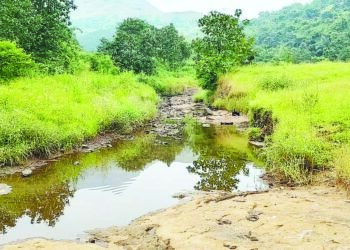 ऐन दिवाळीत भीषण पाणीटंचाई