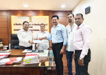 पूरग्रस्तांसाठी 25 हजारांचा धनादेश