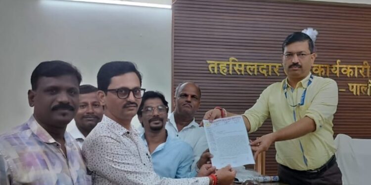 वाकण-खोपोली महामार्गाची दुरवस्था