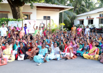 स्त्री परिचारिकांचे मागण्यांसाठी आंदोलन