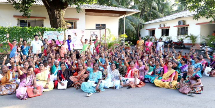 स्त्री परिचारिकांचे मागण्यांसाठी आंदोलन
