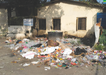 अलिबाग एसटी स्थानक कचऱ्यात