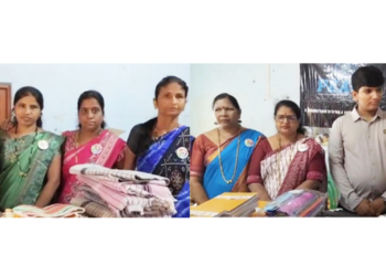 आदिवासींना दिवाळी साहित्याची भेट