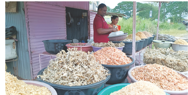 परतीच्या पावसाचा व्यवसायांना फटका
