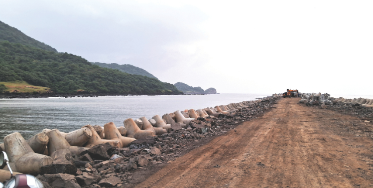 जेट्टीच्यामुळे पाण्याच्या पातळीत वाढ