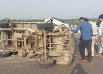 नवी मुंबई आंतरराष्ट्रीय विमानतळ मार्गावर भीषण अपघात