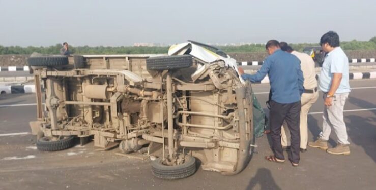 नवी मुंबई आंतरराष्ट्रीय विमानतळ मार्गावर भीषण अपघात