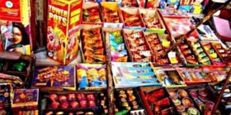 सहा कोटींचे चिनी फटाके जप्त