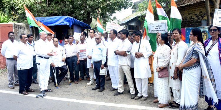 जिल्ह्यात संविधान दिन साजरा