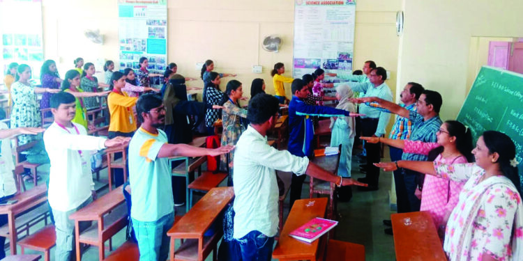 विद्यार्थ्यांनी घेतली नशामुक्त महाराष्ट्राची शपथ