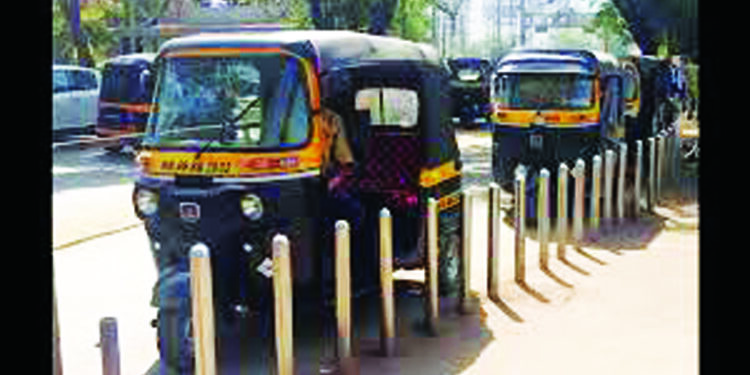 पनवेल स्थानकात प्रवाशांची गैरसोय