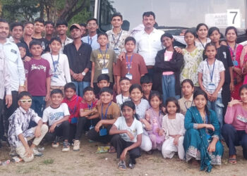 विद्यार्थ्यांनी जाणून घेतली शिवनेरी किल्ल्याची माहिती