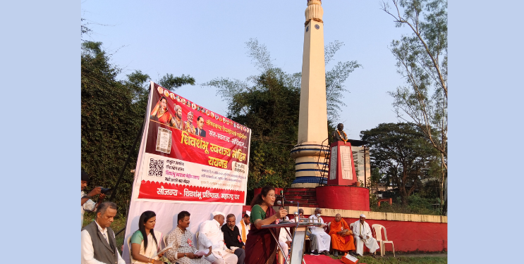 मनुस्मृती जिवंत असल्याचा भास होतोय: उल्का महाजन