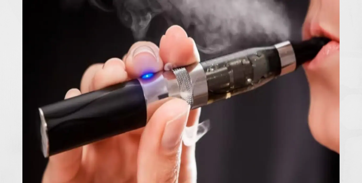 ई-सिगारेटचा अड्डा उद्ध्वस्त