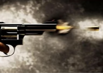 बांधकाम व्यावसायिकाला भरदिवसा घातल्या गोळ्या