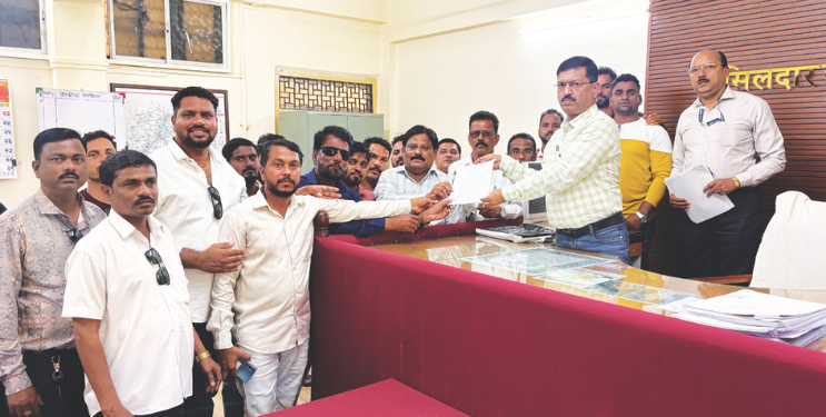 सुधागडात धम्मध्वजाचा अवमान