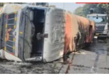 नेरुळ-उरण मार्गावर डांबर टँकर पलटी