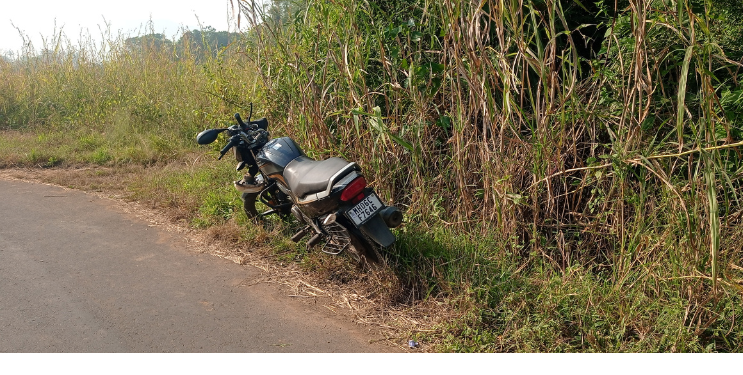 कॉलेज मधील विद्यार्थ्यांच्या दुचाकीची तरुणाला धडक