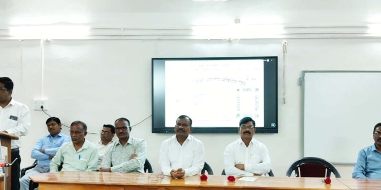 वसंतराव नाईक महाविद्यालयात संविधान दिन साजरा