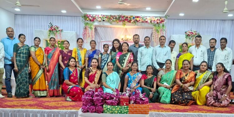 खेळांमधून जपले लहानपण