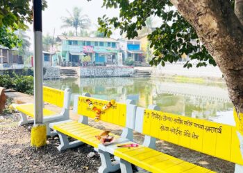 मोठेभोम बसथांब्यावर प्रवाशांसाठी आसन व्यवस्था