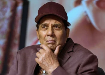 ज्येष्ठ अभिनेते धर्मेंद्र यांचं निधन